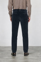 Paris pantalone chino uomo in velluto a costa larga carrot fit