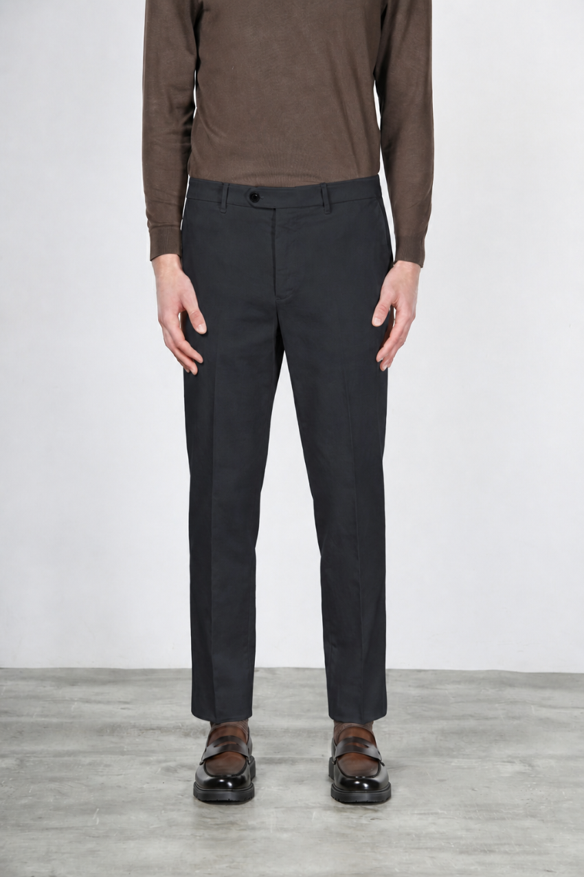 Paris pantalone chino uomo in tricotina stretch carrot fit