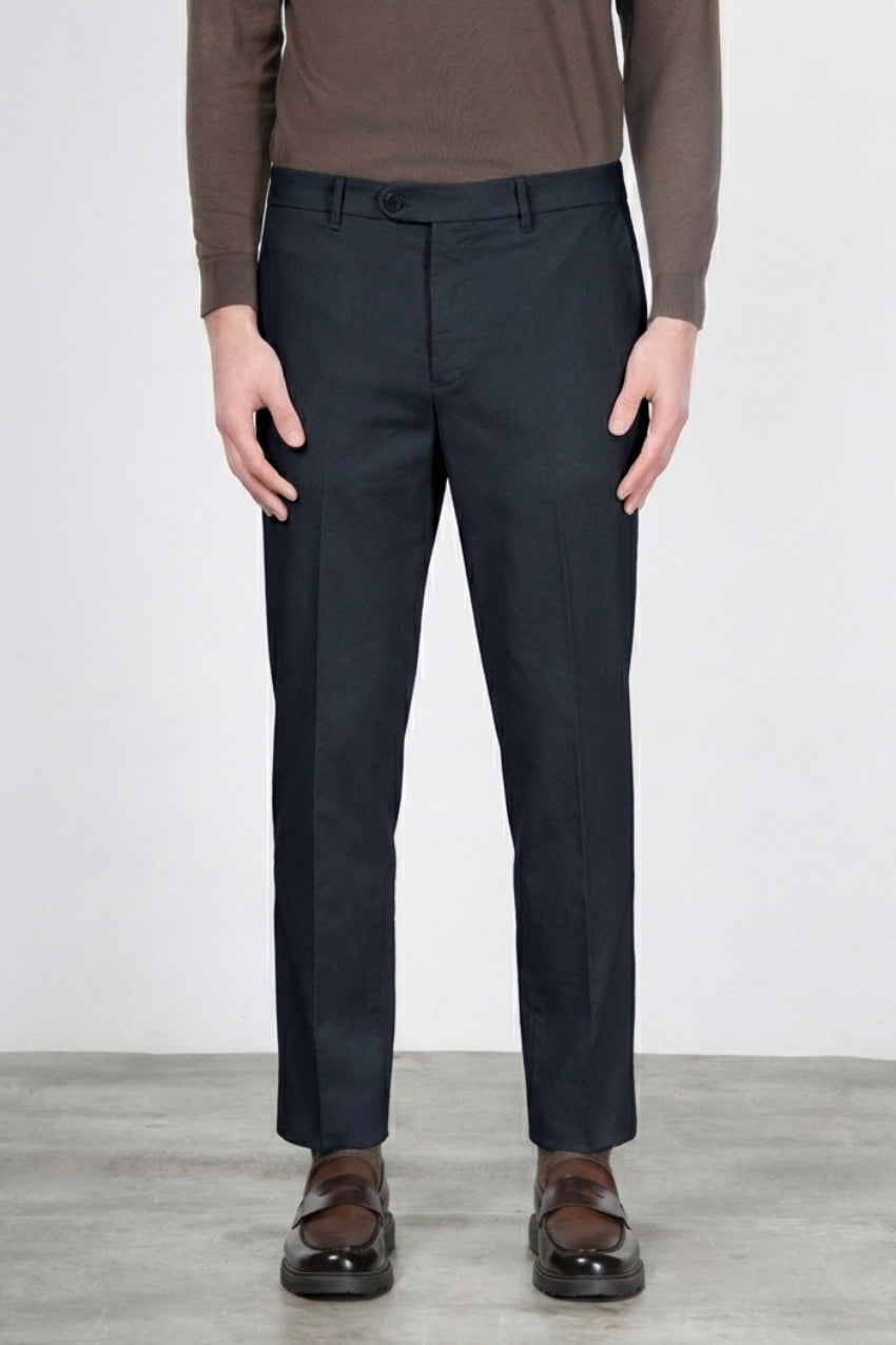 Paris pantalone chino uomo in tricotina stretch carrot fit ①