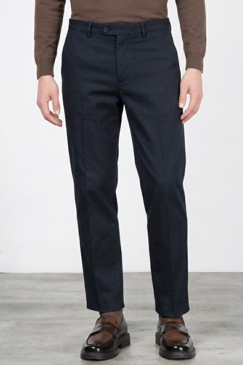 Paris pantalone chino uomo in tricotina stretch carrot fit ①