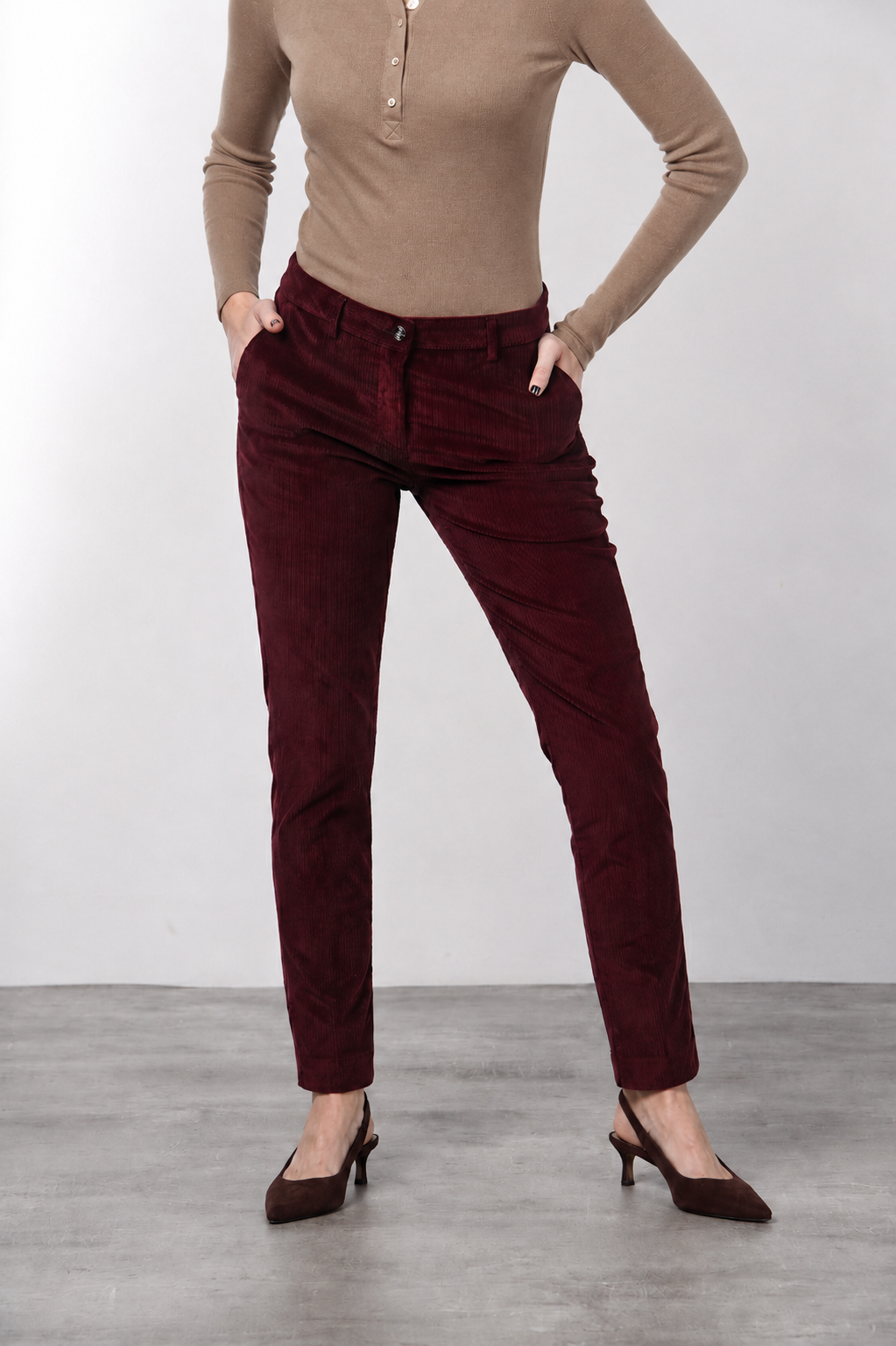 New York Slim pantalone chino donna in velluto a costa grande slim fit ①