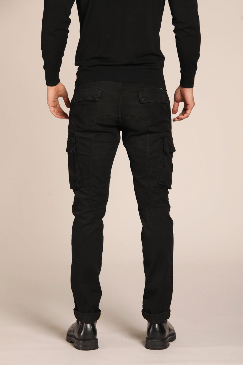 immagine 6 di pantalone cargo uomo modello Chile in nero, fit extra slim di mason's