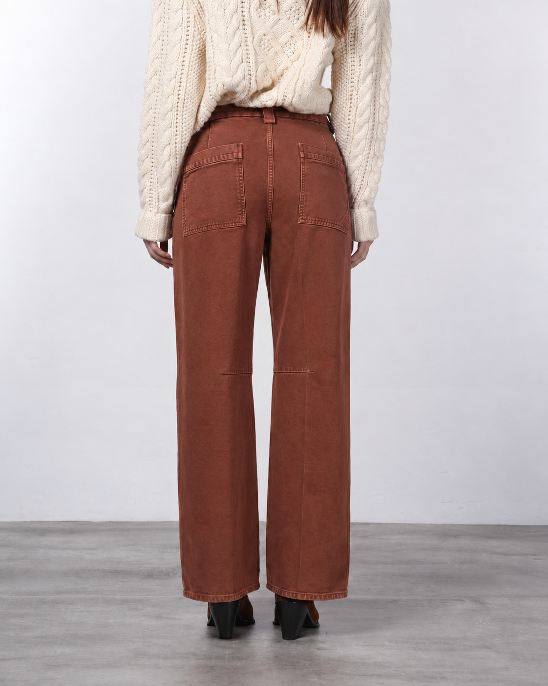 Violette Chinohose für Damen aus Twill mit balloon fit ①
