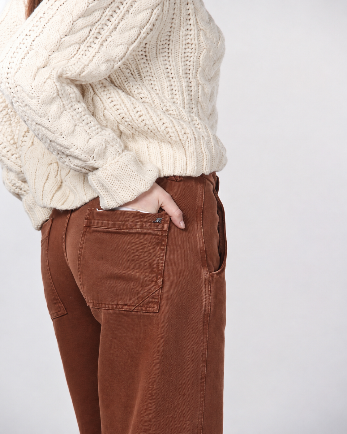 Violette Chinohose für Damen aus Twill mit balloon fit ①
