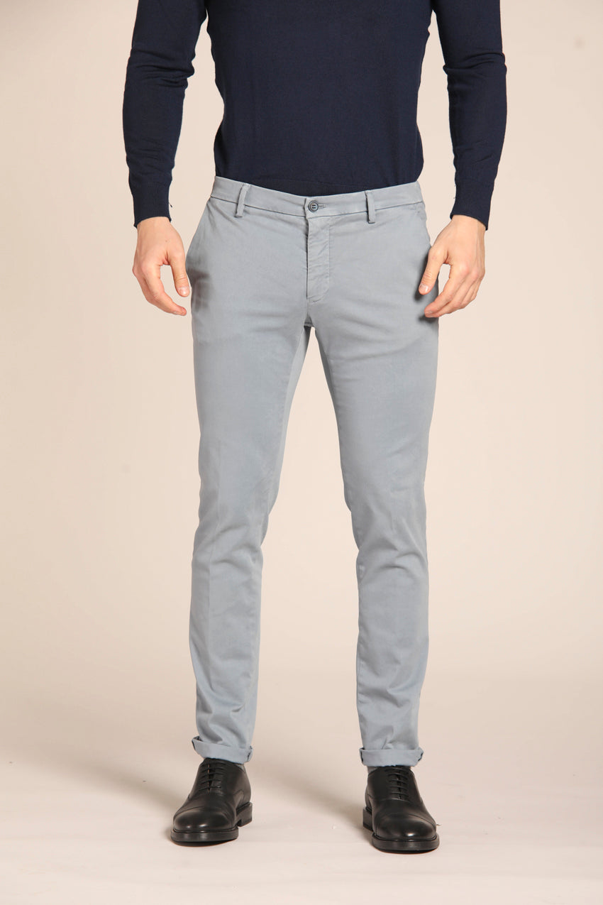 immagine 1 di pantalone chino uomo, modello Milano City String, di colore azzurro, fit extra slim di Mason's