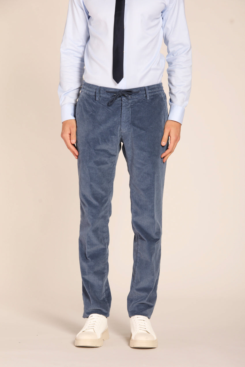 immagine 1 di pantalone chino modello Milano Jogger di colore azzurro scuro, in velluto, fit extra slim di Mason's
