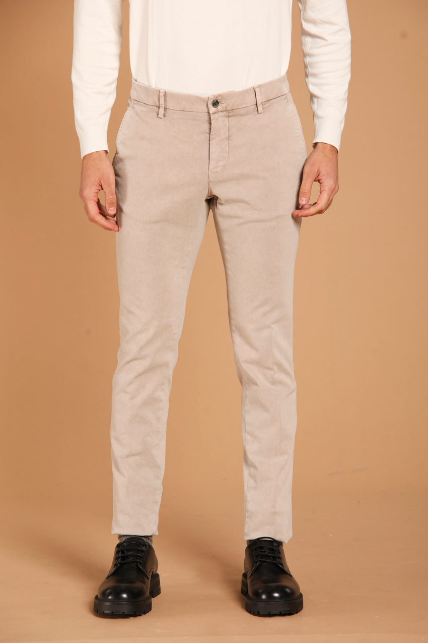 immagine 1 di pantalone chino uomo modello Milano Style Essential, di colore sabbia,fit extra slim di Mason's