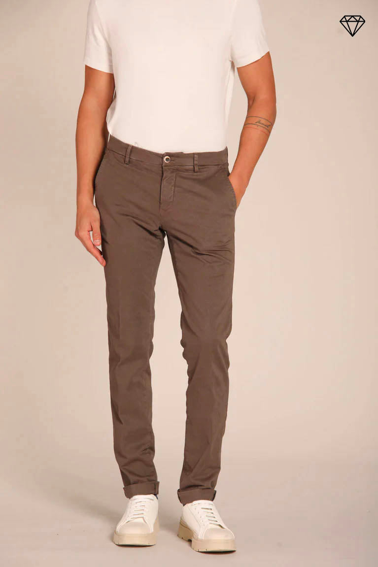 Milano pantalone chino uomo in gabardina stretch extra slim fit ①