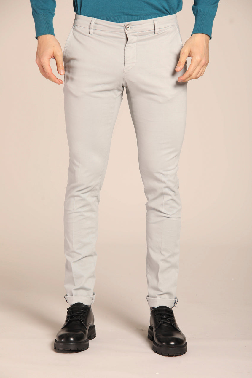 immagine 1 di pantalone chino uomo modello Milano Style, di colore grigio, fit extra slim di Mason's