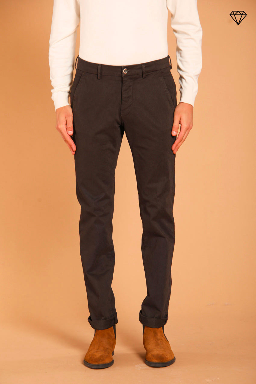 Torino pantalone chino uomo in gabardina slim fit ①