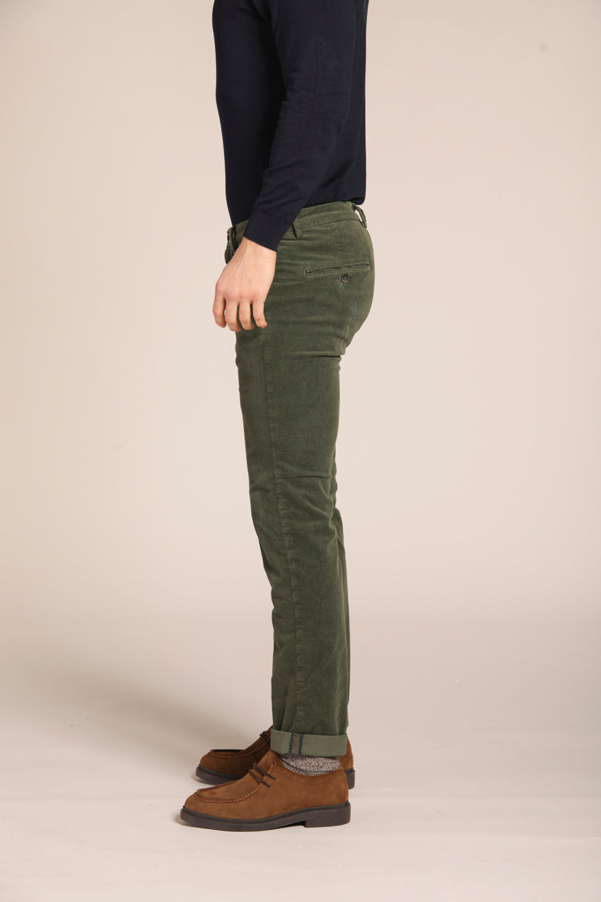 immagine 5 di pantalone chino uomo, modello Torino Style, in velluto di colore verde, fit slim di mason's