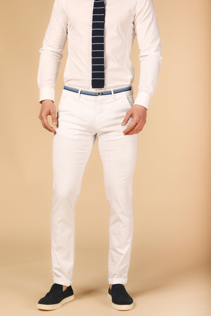 Bild 1 von Herrenchinohose, Modell Torino Summer in Weiß, Slim-Fit von Mason's