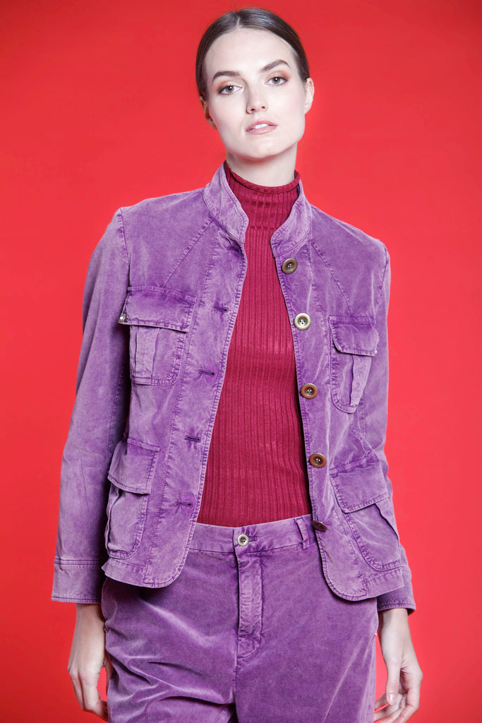 Bild 1 der Damenjacke aus violettem 1000-Streifen-Samt, Modell Karen, von Mason's