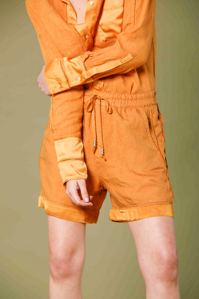 Bild 1 von Damen Chino Bermuda Shorts aus Tencel und Leinen Modell Linda Jogger orange relaxed fit von Mason's 