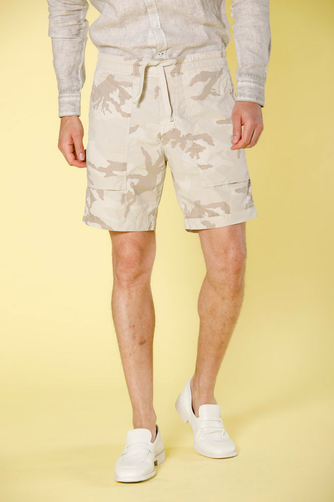 Bild 1 von Herren Taormina Sommer Chino Bermuda Shorts in Camouflage Print Canvas in beige von Mason's