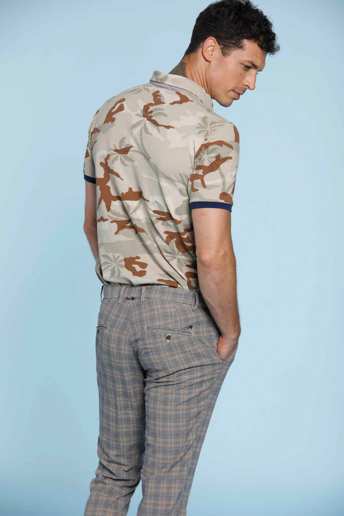 Print Herren-Poloshirt mit Camouflage und Palmen mit Details