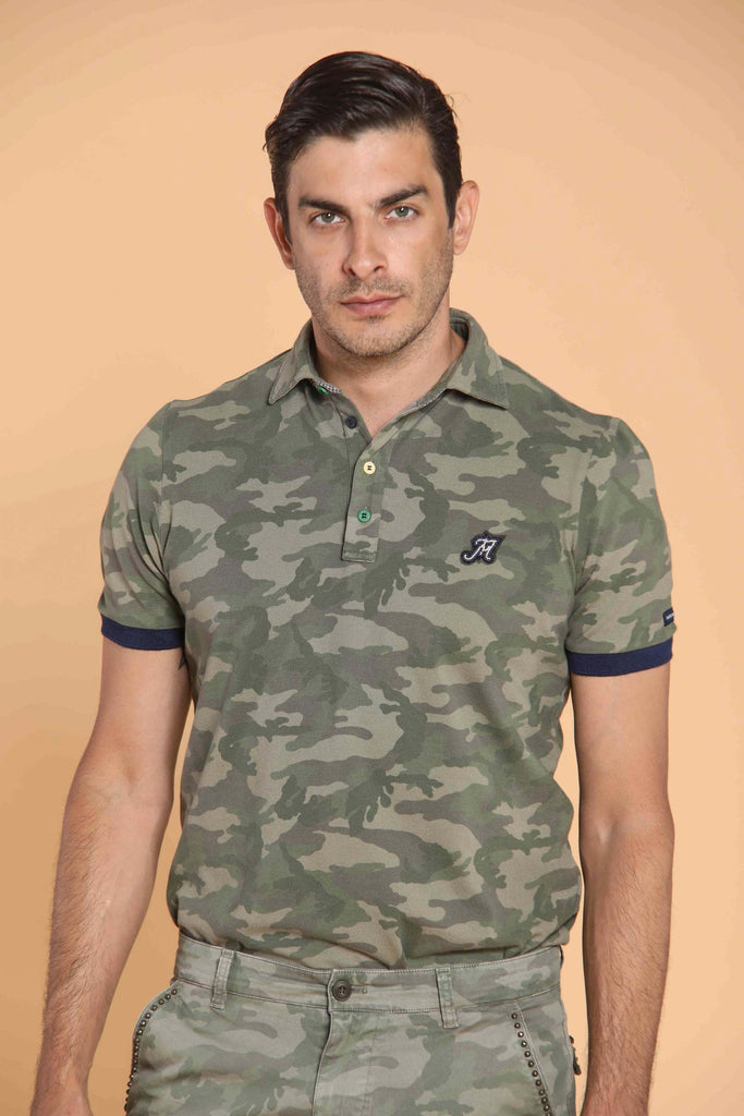 Print Herren-Piqué-Poloshirt mit Camouflage-Druck und Details