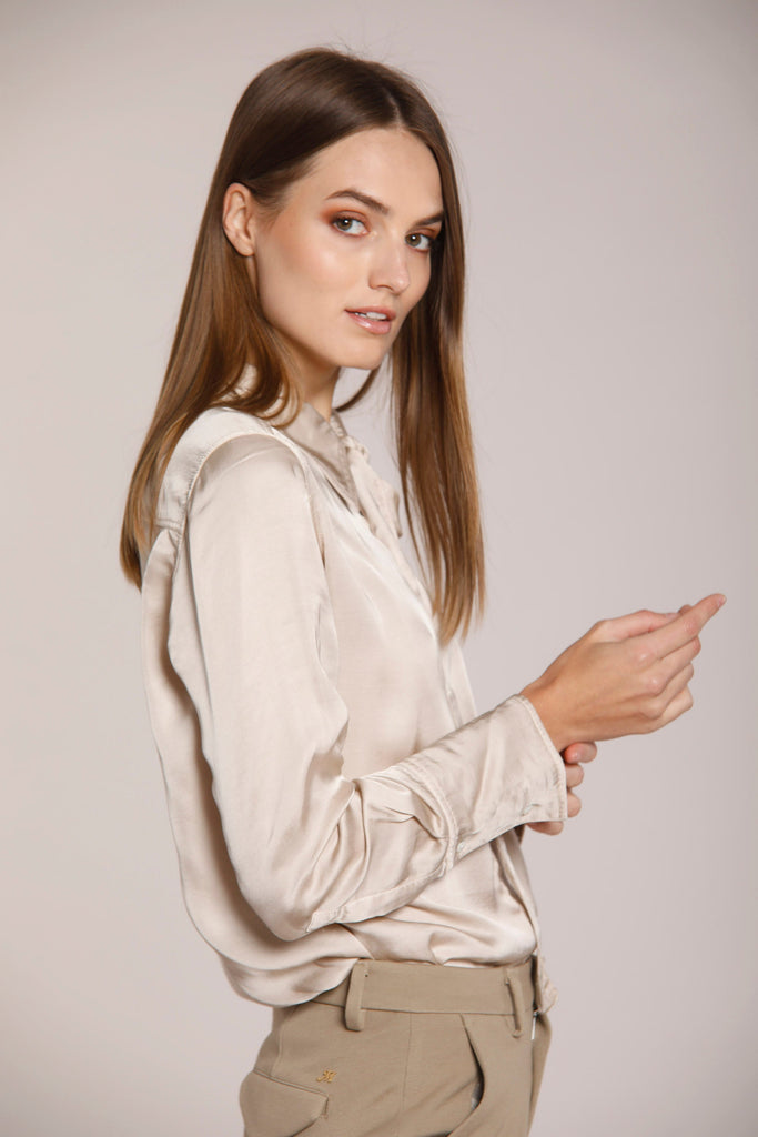 Bild 2 von Damenhemd in Viskose Eisfarbe Modell Nicole Bown von Mason’s 