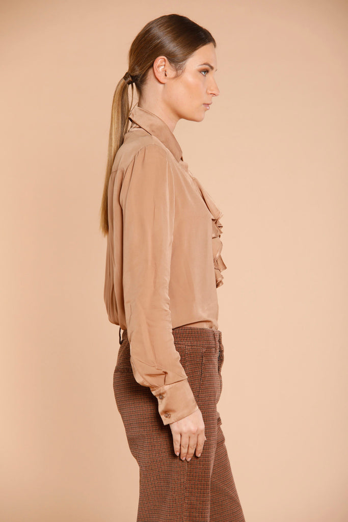 Bild 4 des Haselnuss-Viskosehemds für Damen mit Rüschen Modell Nicole Jabot von Mason's