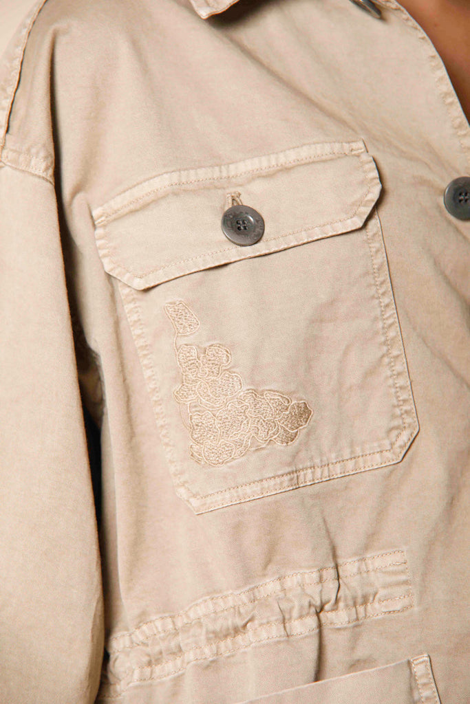 immagine 2 di field jacket donna in cotone con ricamo sulla tasca modello Florance colore kaki di mason's 