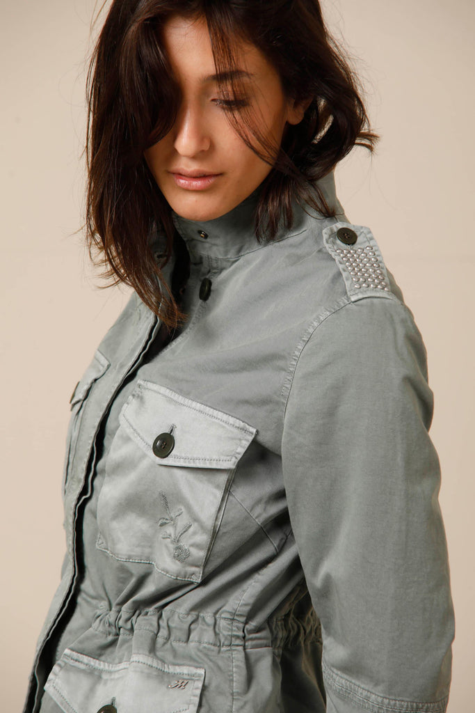 Eva field jacket für Damen aus Baumwolle mit Kordelzug, Stickerei und Nieten