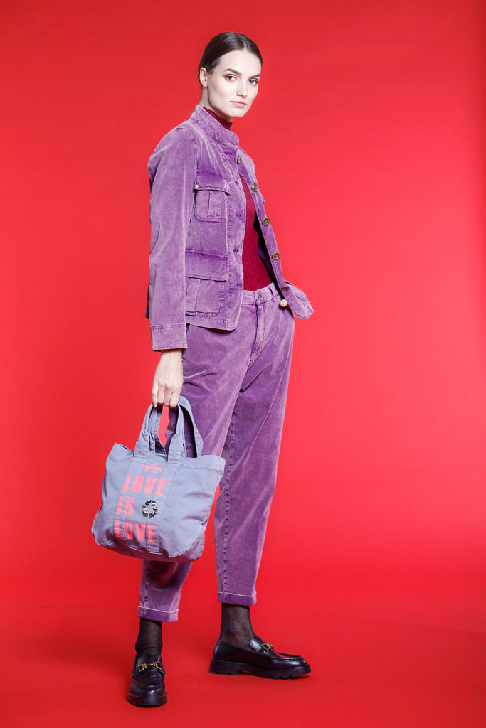 Bild 2 der Damenjacke aus violettem 1000-Streifen-Samt, Modell Karen, von Mason's