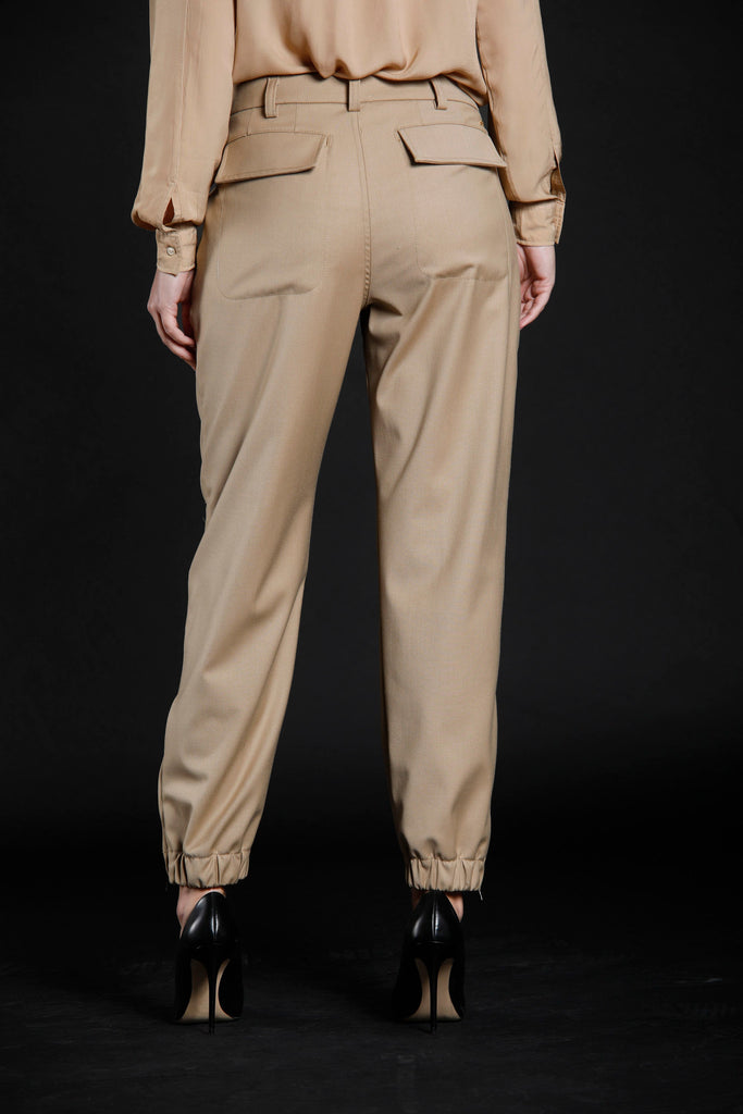 Immagine 5 di pantalone cargo da donna in lana color beige modello Evita di Mason's 