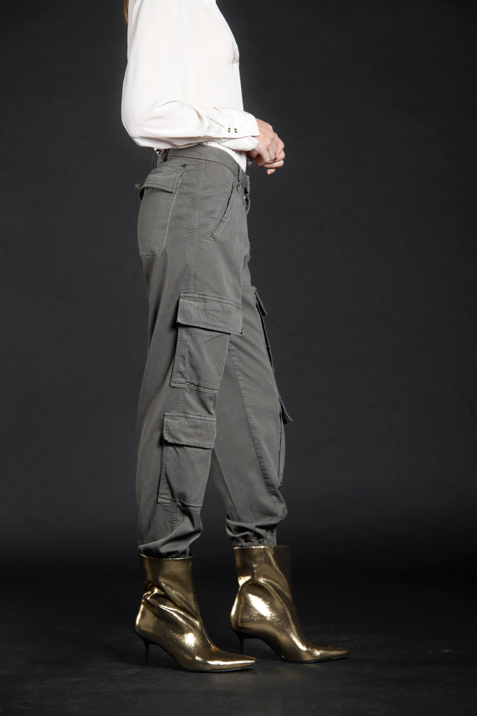 Immagine 6 di pantalone cargo da donna in twill colore verde militare modello Evita cargo di Mason's 