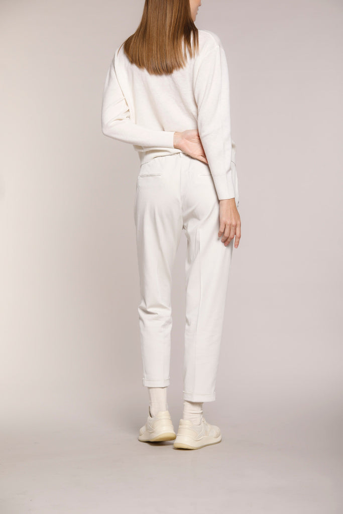 Immagine 4 di pantalone chino donna in twill colore stucco modello New York Cozy di Mason's