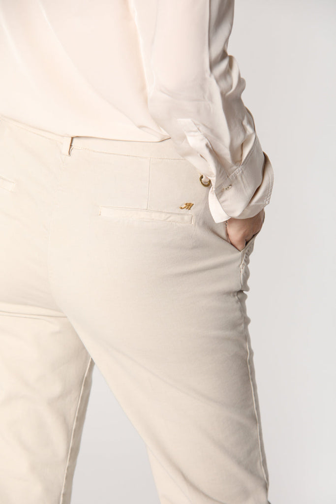Immagine 2 di pantalone chino donna in gabardina color ghiaccio modello New York di Mason's