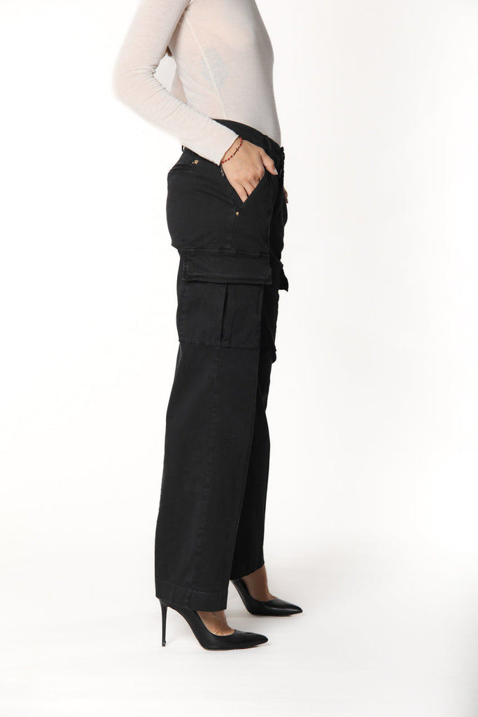 Immagine 3 di pantalone cargo da donna in gabardina colore nero modello Victoria di Mason's 
