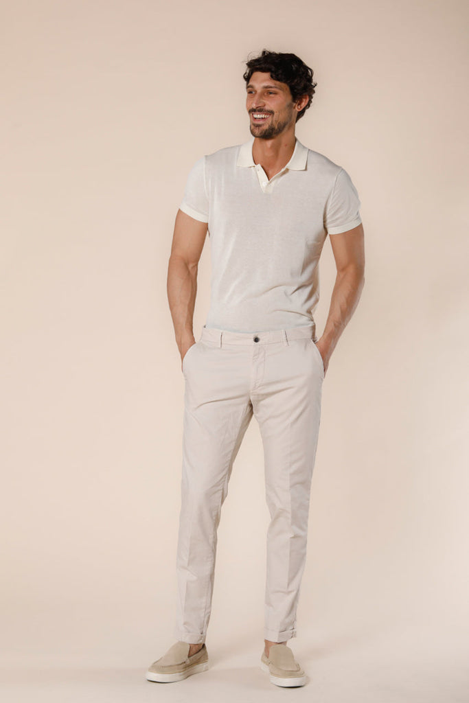 Immagine 2 di pantalone chino uomo in gabardina stretch color stucco modello Milano Style di Mason's