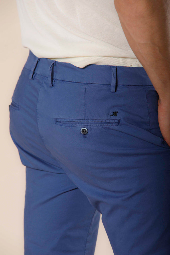 Immagine 2 di pantalone chino uomo in gabardina stretch color indaco modello Milano Style di Mason's