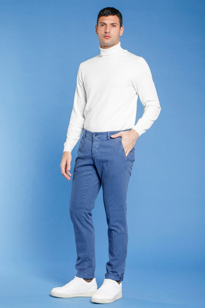 Milano Style Herren Chino-Hose aus Gabardine und Modal-Baumwoll-Stretch-Extra-Slim ①