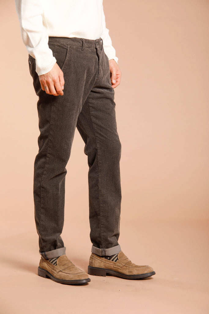 Torino Style Herren Chino Hose aus Samt mit resca Muster Slim Fit