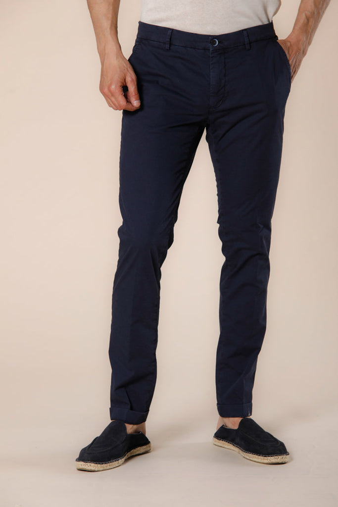 Immagine 1 di pantalone chino uomo in gabardina stretch blu navy modello Milano Style di Mason's