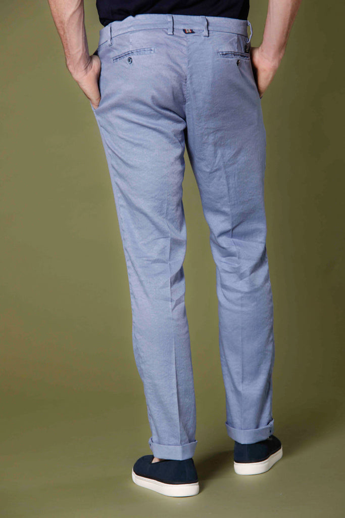 Immagine 4 di pantalone chino uomo in lino e twill di cotone azzurro modello New York di Mason's