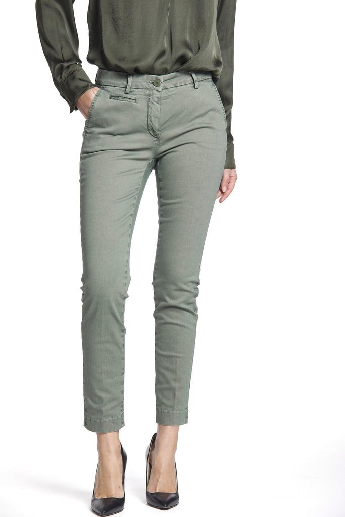 Immagine 1 di pantalone chino donna in raso color verde acqua modello New York Slim di Mason's